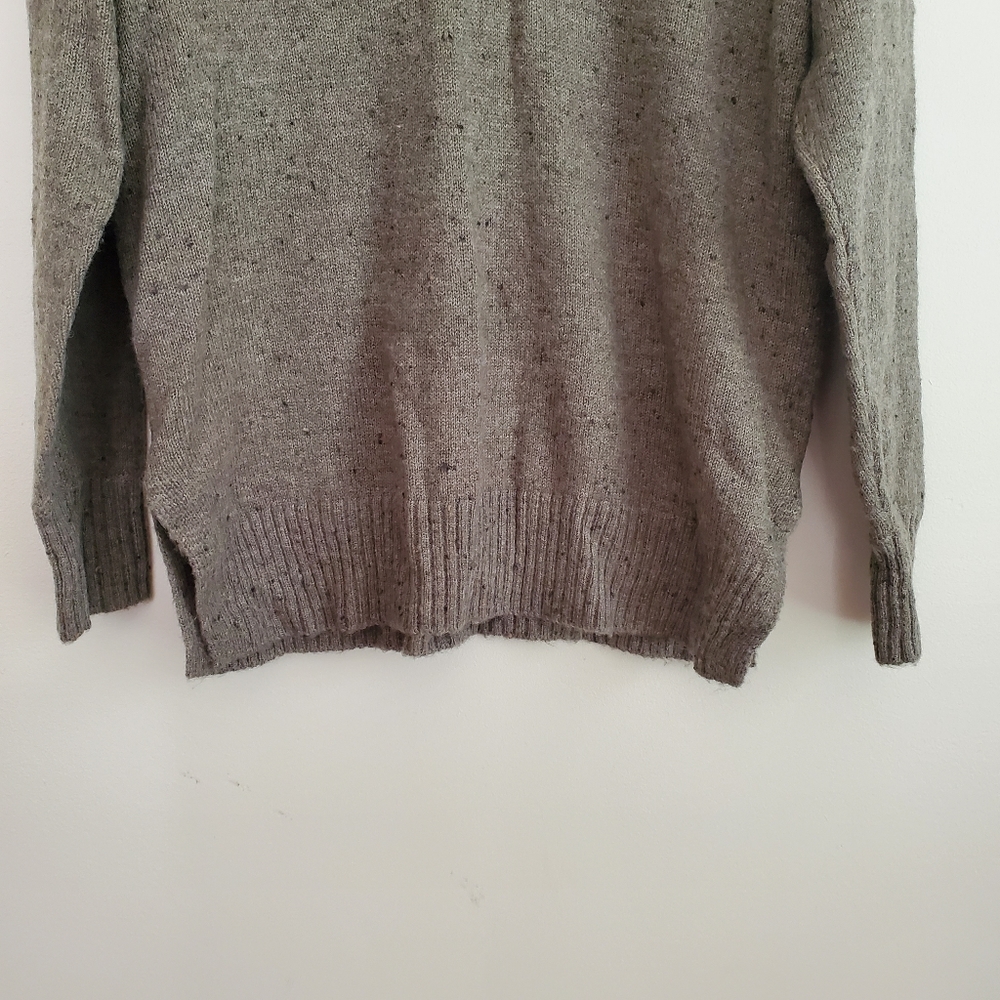 Madewell Donegal Jason V-Neck Sweater - Picture 3 of 10